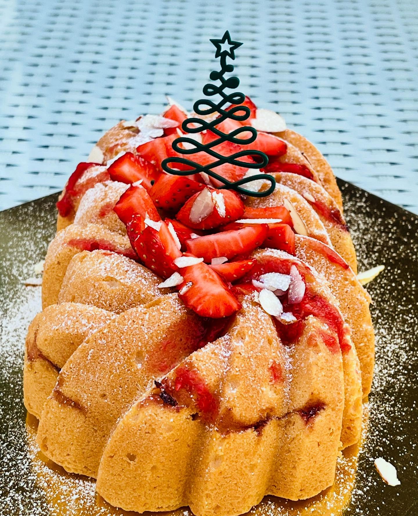 A strawberry cake by Zola Granola